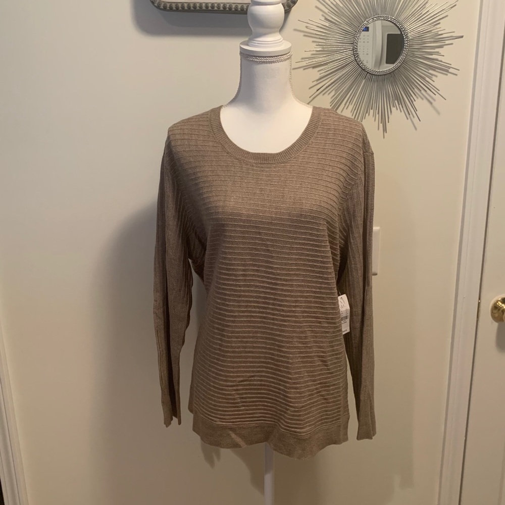 NY & Co Open back Sweater. - Picture 2 of 5